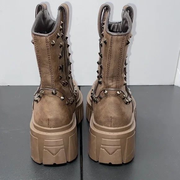NWOB - Dolls Kill Current Mood Brown Star Studded Western Boots- SZ 6 - Picture 3 of 7